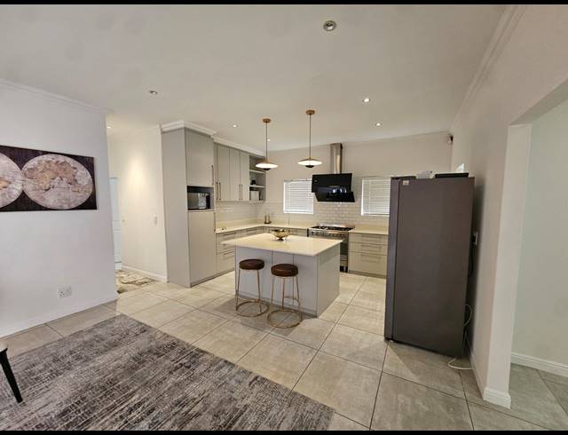 3 BEDROOM FREEHOLD TO LET IN PARKLANDS NORTH